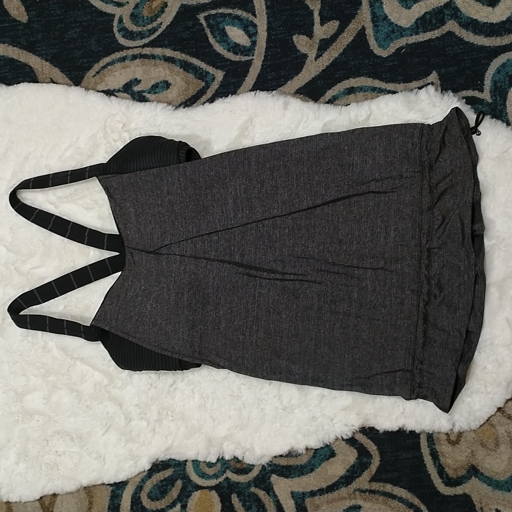 Lululemon athletic workout tank top gray & black sz 4